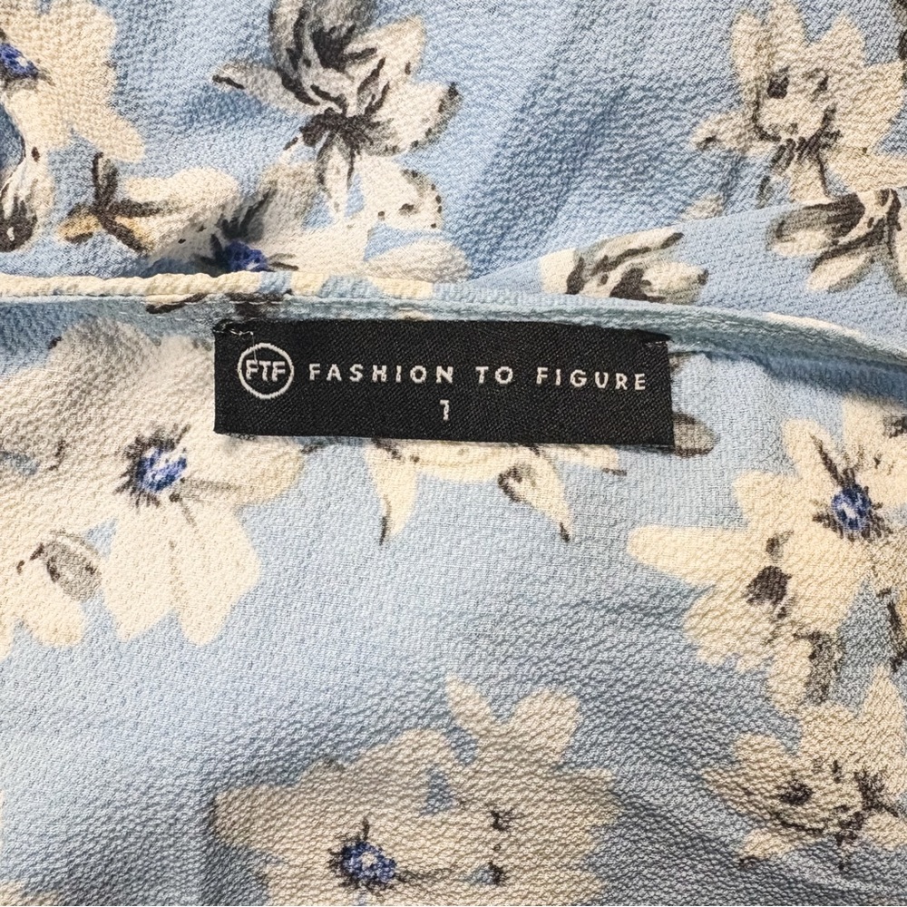 Fashion To Figure Blue White Floral Short Ruffle Sleeve Wrap Dress Size 1 14/16 - Picture 10 of 10